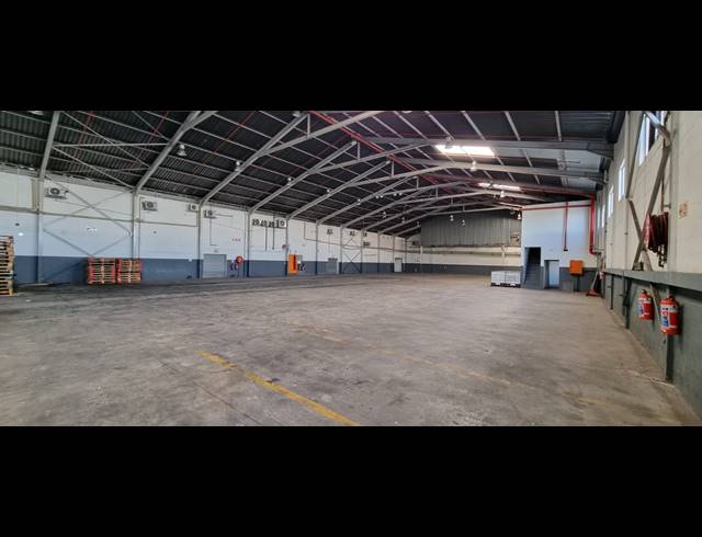 2,549M² WAREHOUSE TO LET IN AIRPORT INDUSTRIA